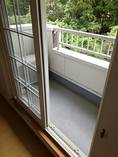 バルコニー　前面建物なし！南向き！お洗濯干しにバッチリ☆