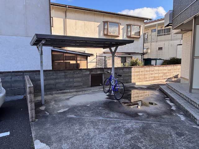 建物外観　駐輪場