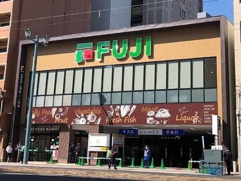 その他　フジ小網店（その他）まで424m