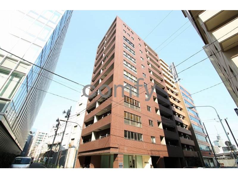 建物外観　タイル張りの重厚感のある外観