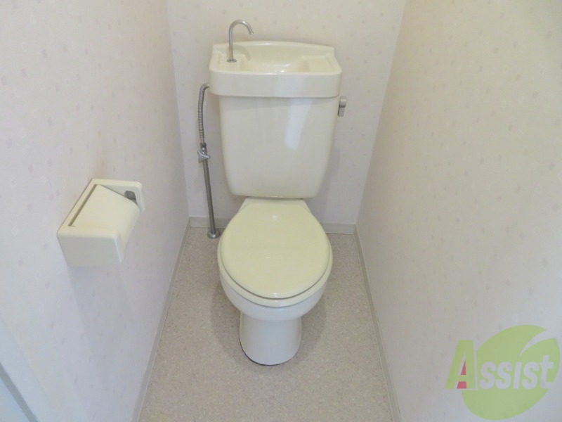 トイレ　こちらはトイレです。清潔感があり、安心して使用できます。