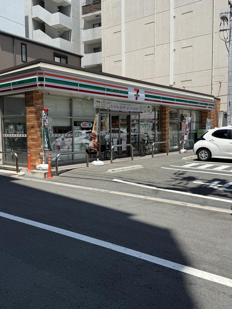 コンビニ　セブンイレブン大阪烏ケ辻1丁目店（コンビニ）まで120m