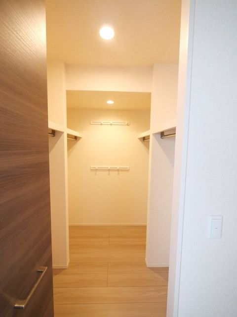 収納　★広々としたウォークインクローゼット★