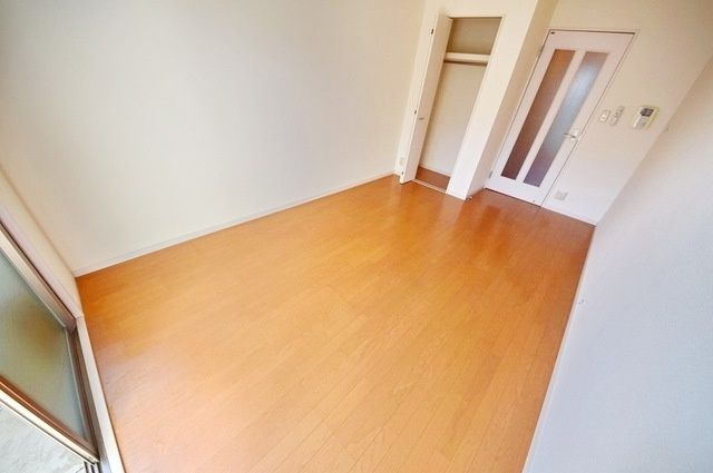 居室・リビング　明るいお部屋です