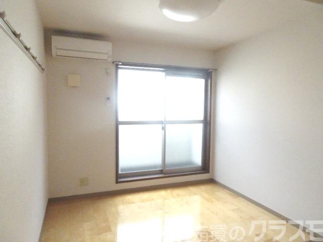 居室・リビング　明るいお部屋です♪