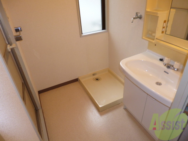 その他設備　洗濯機置場には防水パンがしっかり用意されています。