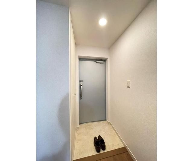 玄関　※別部屋参考写真