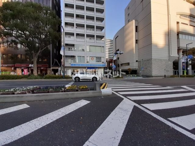 コンビニ　ローソン神戸フラワーロード店（コンビニ）まで398m