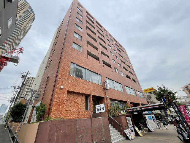 建物外観　落ち着いた雰囲気の外観です