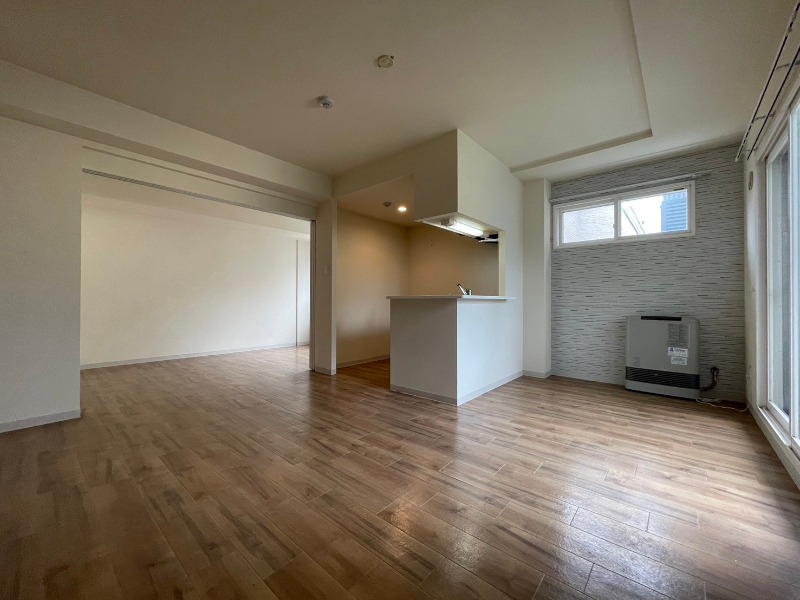 居室・リビング　広くてキレイなお部屋が広がっていて、充実した生活が送れそう。