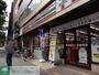 コンビニ　セブンイレブン世田谷上北沢駅前店（コンビニ）まで100m