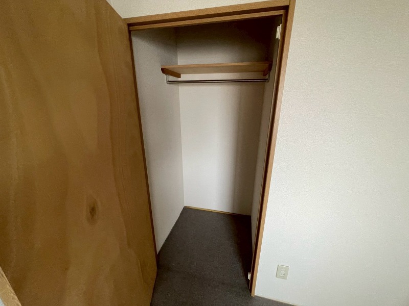 収納　寝室の収納です。部屋がすっきり片付きます。