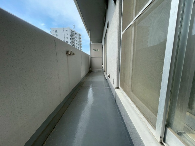 バルコニー　バルコニーです。洗濯物を干したり一息ついたりできますね！