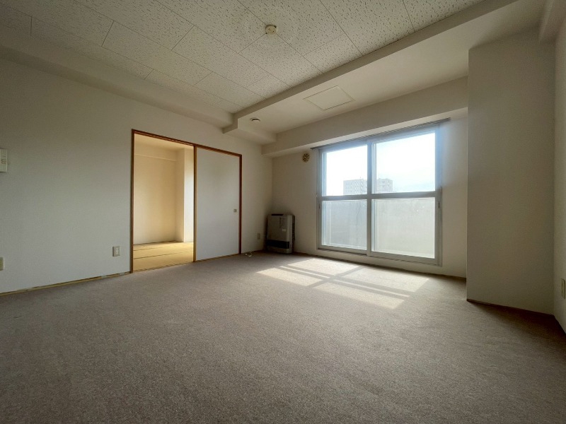 居室・リビング　広くてキレイなお部屋が広がっていて、充実した生活が送れそう。