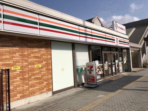 コンビニ　セブンイレブン ハートインJR桜井駅南口店（コンビニ）まで296m