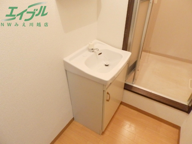 洗面設備　※別部屋写真です。