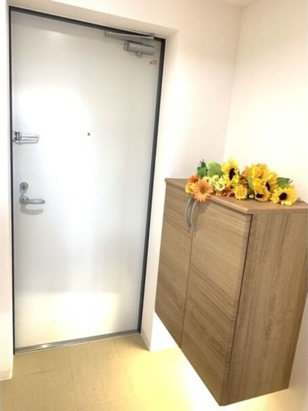 玄関　４０２号室の部屋写真となります。