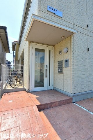 エントランス　オートロック付のエントランスです。
