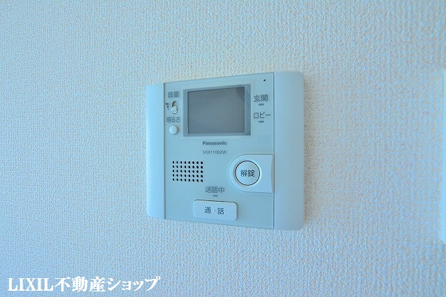 セキュリティ　来訪者の確認が出来るモニター付インターホンです。
