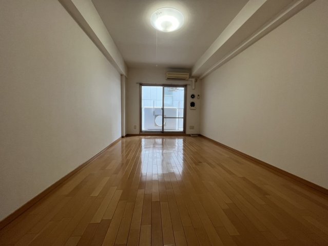 居室・リビング　同物件別部屋写真