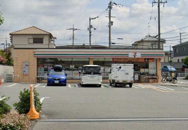 コンビニ　セブンイレブン 宝塚安倉南4丁目店（コンビニ）まで217m