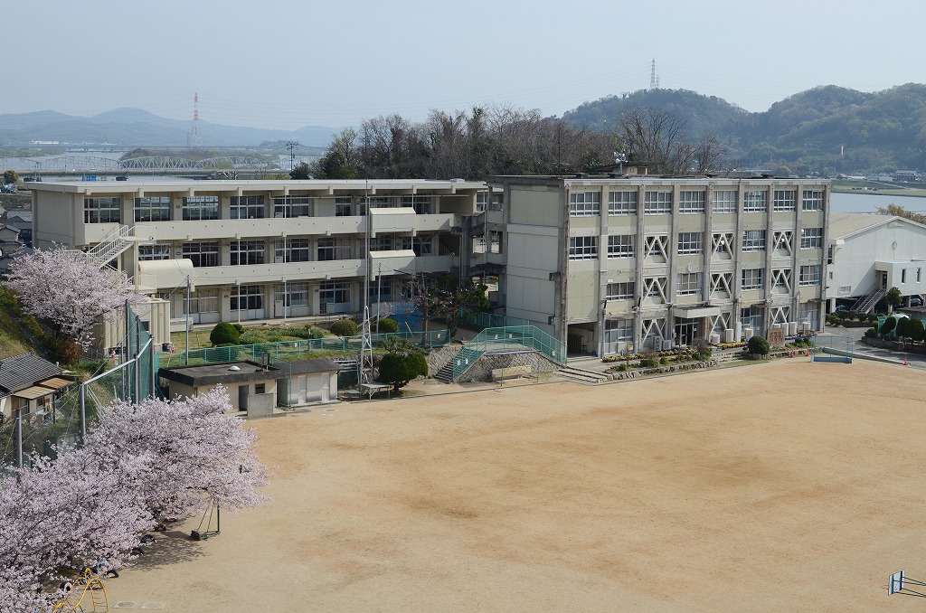 小学校　倉敷市立上成小学校（小学校）まで1498m