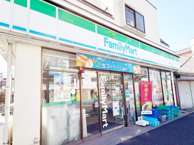 コンビニ　ファミリーマート上十条一丁目店（コンビニ）まで395m