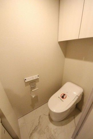 トイレ　別タイプ部屋　参考写真です