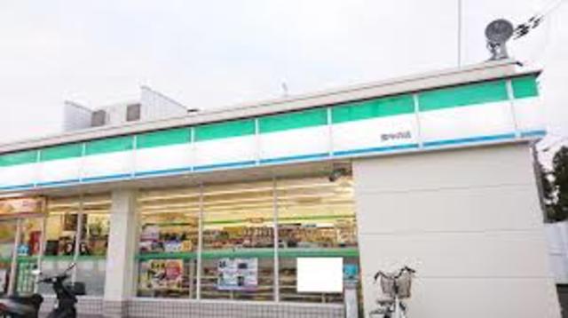 コンビニ　ファミリーマート豊中浜店（コンビニ）まで740m