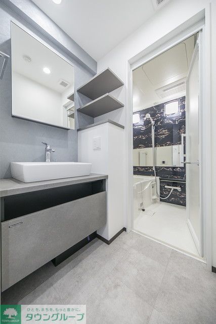 洗面設備　※写真は同タイプ住戸です。