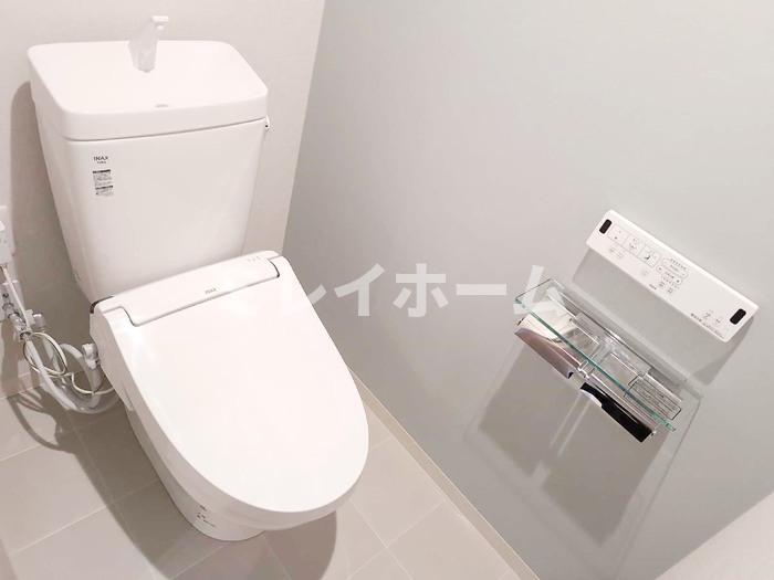 トイレ　同建物内、別のお部屋の参考写真になります。