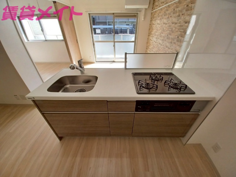 キッチン　別部屋参考写真です