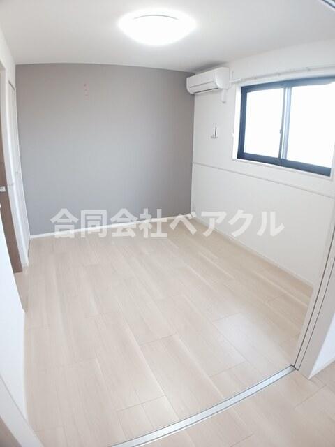 その他部屋・スペース　広くて明るい寝室