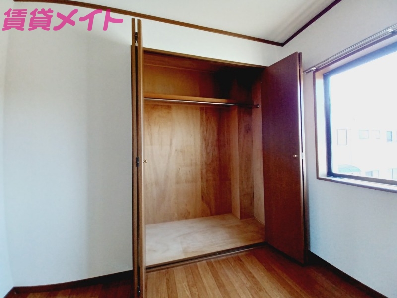 収納　同型参考写真