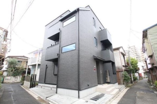 建物外観　２０２０年築