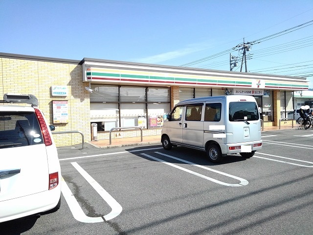 コンビニ　セブンイレブン甲府大里店（コンビニ）まで700m