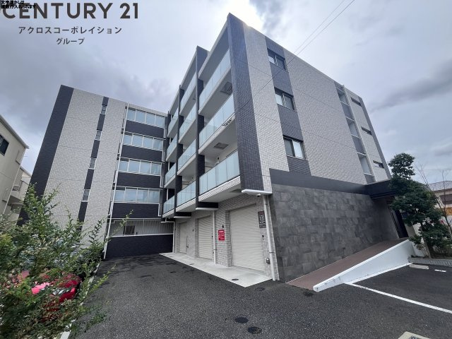 建物外観　オートロック付きで安心！宅配BOX付で便利！！