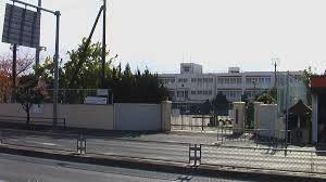 小学校　和泉市立国府小学校（小学校）まで737m