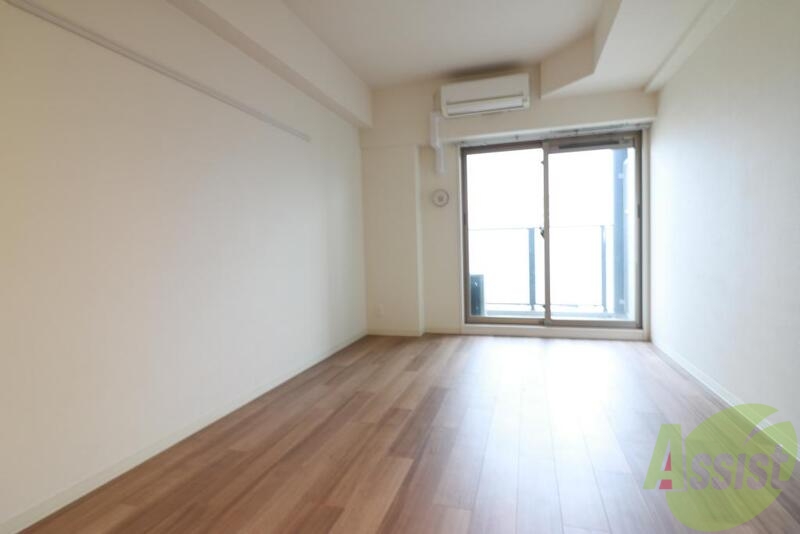 居室・リビング　白を基調とした明るいお部屋です。