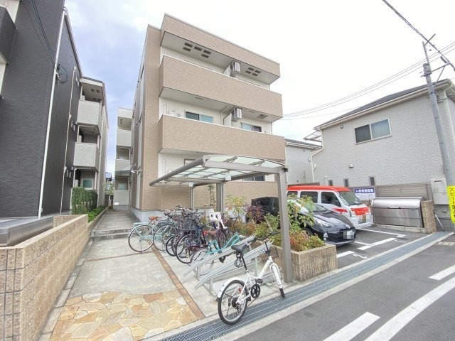 建物外観　落ち着いた雰囲気の外観です