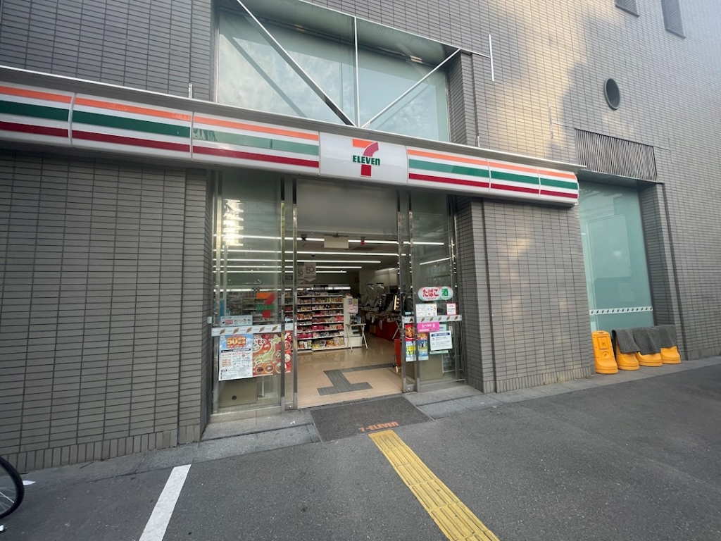 コンビニ　セブン-イレブン 江坂公園前店（コンビニ）まで168m