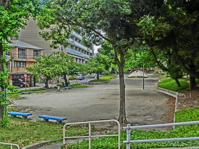 公園　西山公園（公園）まで111m