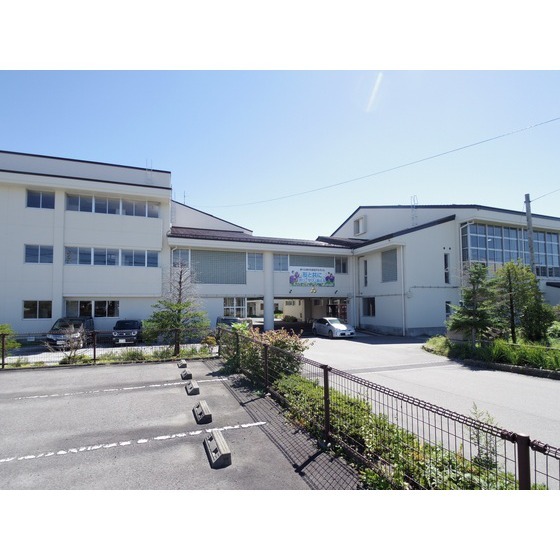 小学校　岡谷市立岡谷田中小学校（小学校）まで1346m