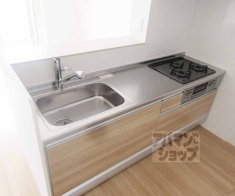 キッチン　大きく使いやすいキッチンです