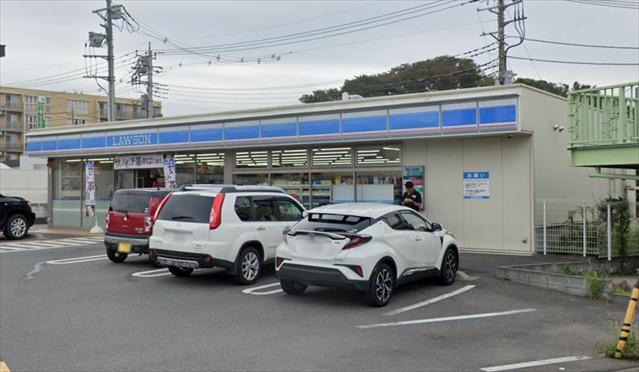 コンビニ　ローソンさいたま三橋五丁目店（コンビニ）まで821m