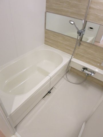 バス・シャワールーム　ゆったり過ごせるお風呂です