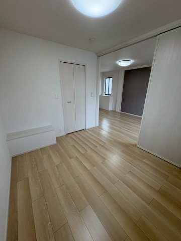 その他部屋・スペース　落ち着いて過ごせるお部屋なので、寝室にいかがでしょうか