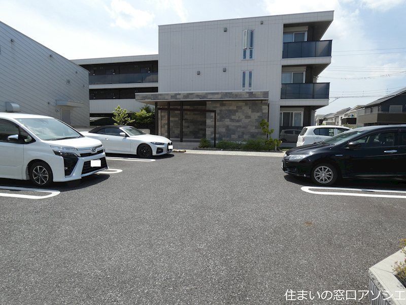 駐車場　フェリーチェのご紹介は住まいの窓口アソシエにお任せ下さい。