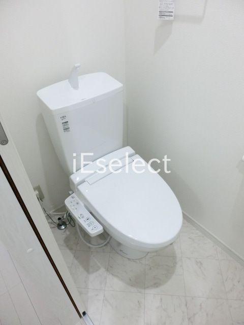 トイレ　ウォシュレット付で快適ですね