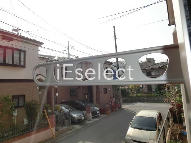 バルコニー　洗濯物たくさん干せますよ